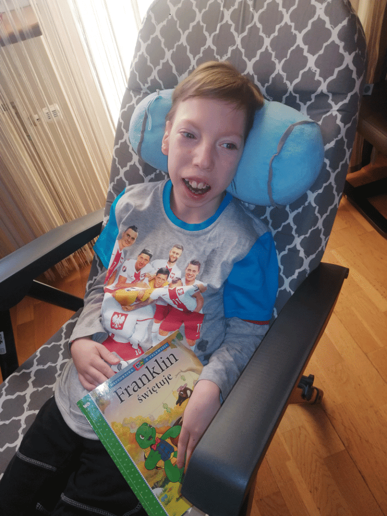 Dominik w domu w czasie epidemii